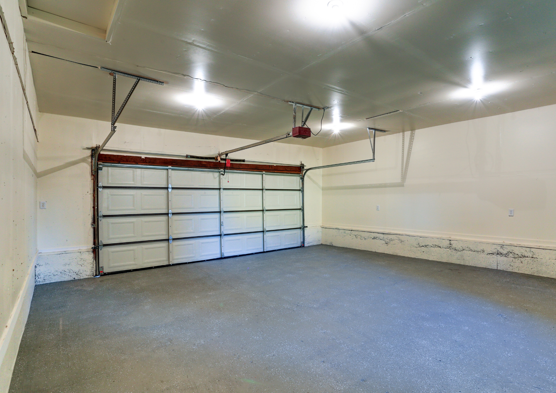 When Door System Faults Require Professional Automatic Garage Repair