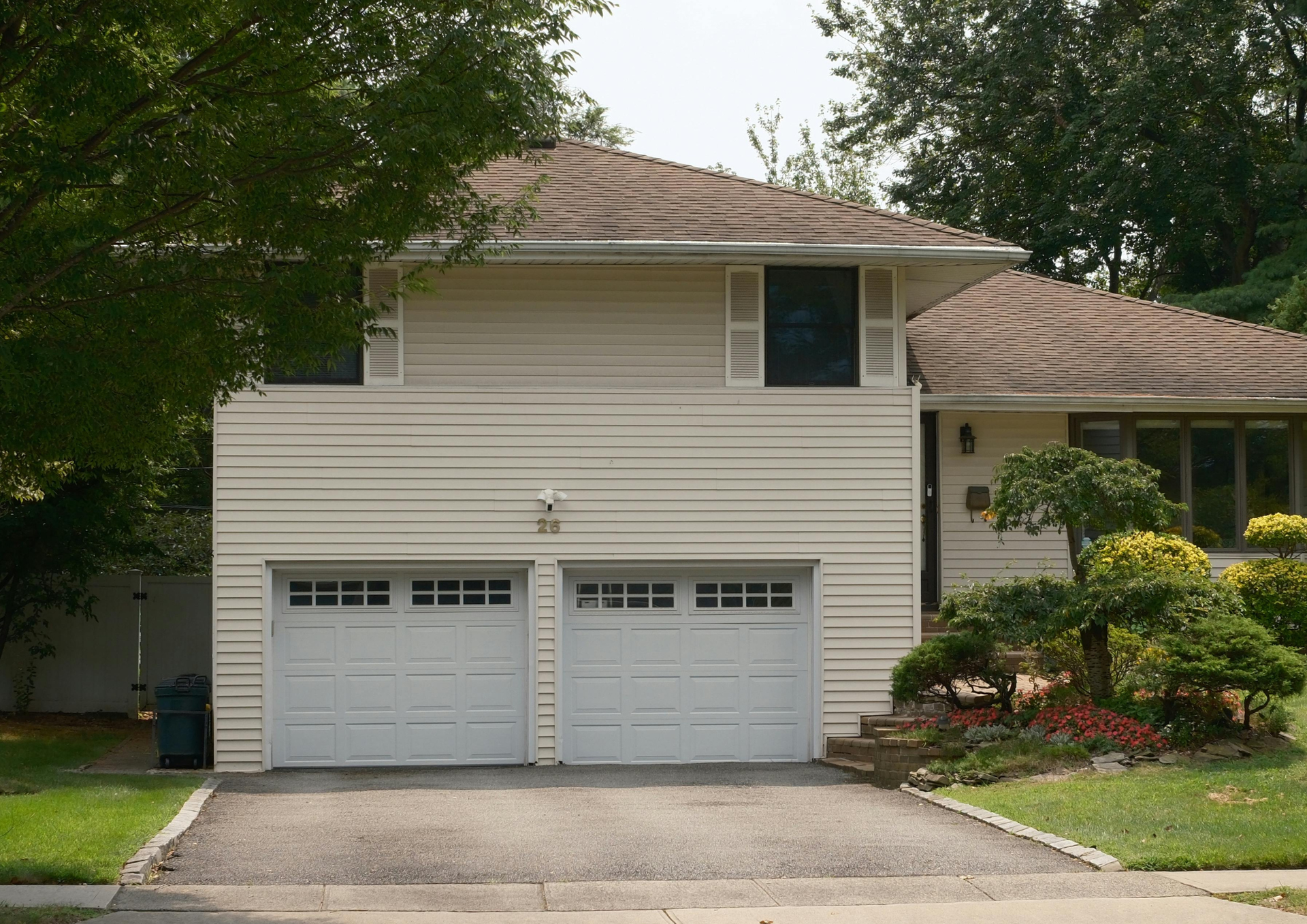 Garage Door Fixes for Residential Garage Entrance Problems Today